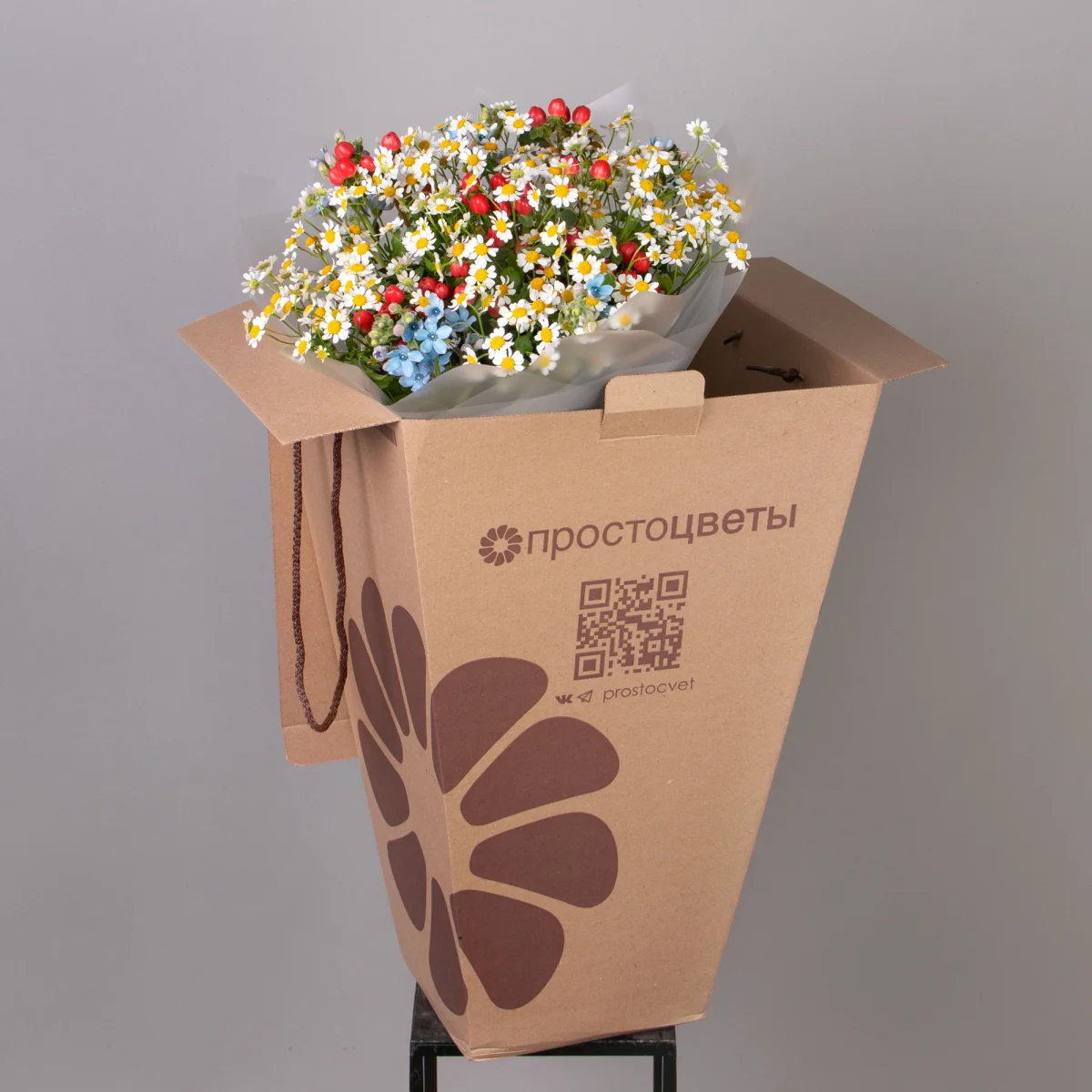 Флористический букет "Ягоды- ромашки"_6